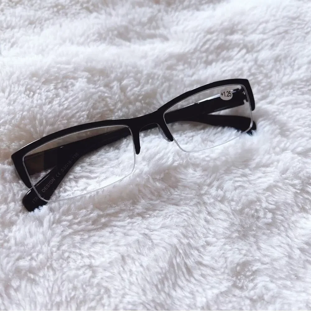 Sophie Black Rectangular Reading Glasses